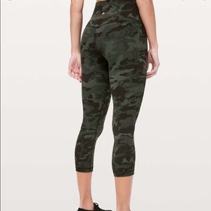 Lululemon 21” align crop